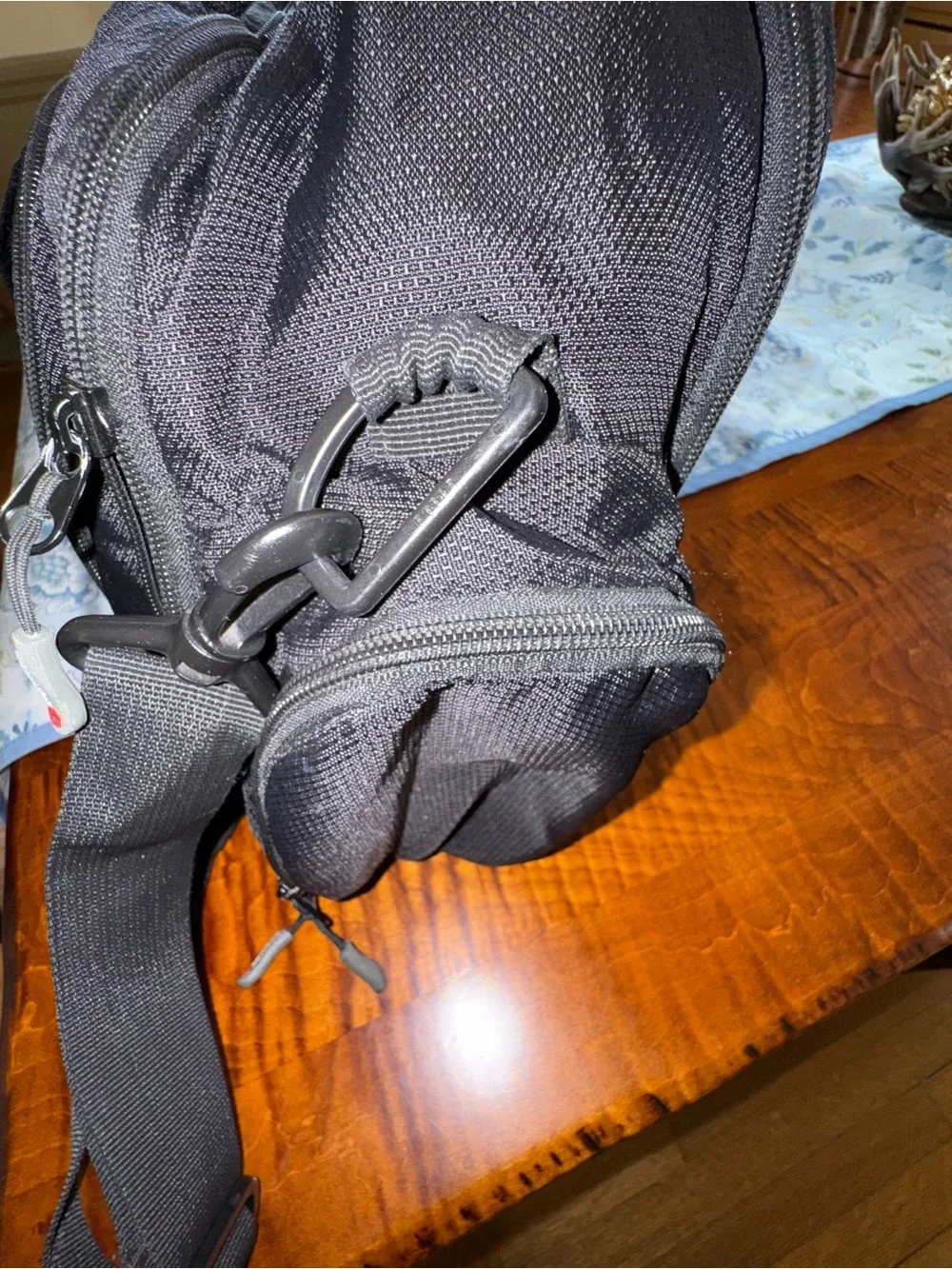 Classic Black Men's Duffel Bag with Padded Shoulder Strap